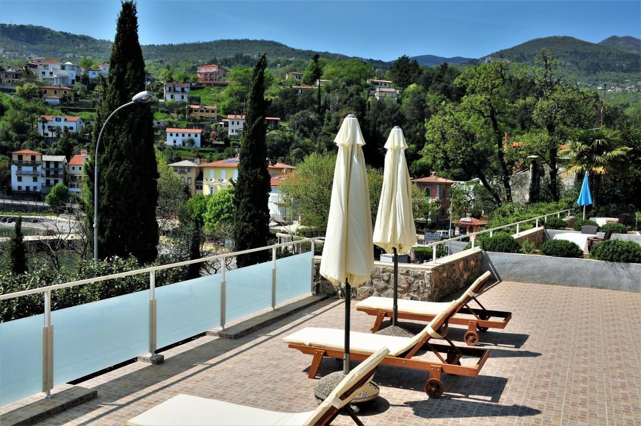 Apartmani Kadmen Ika Exterior foto